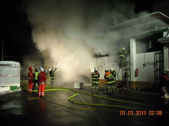 Starke Rauchentwicklung beim Recyclinghof in Reutte