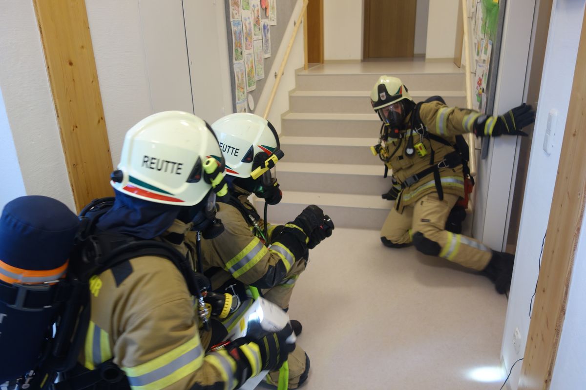 Übung - Kellerbrand im Kindergarten