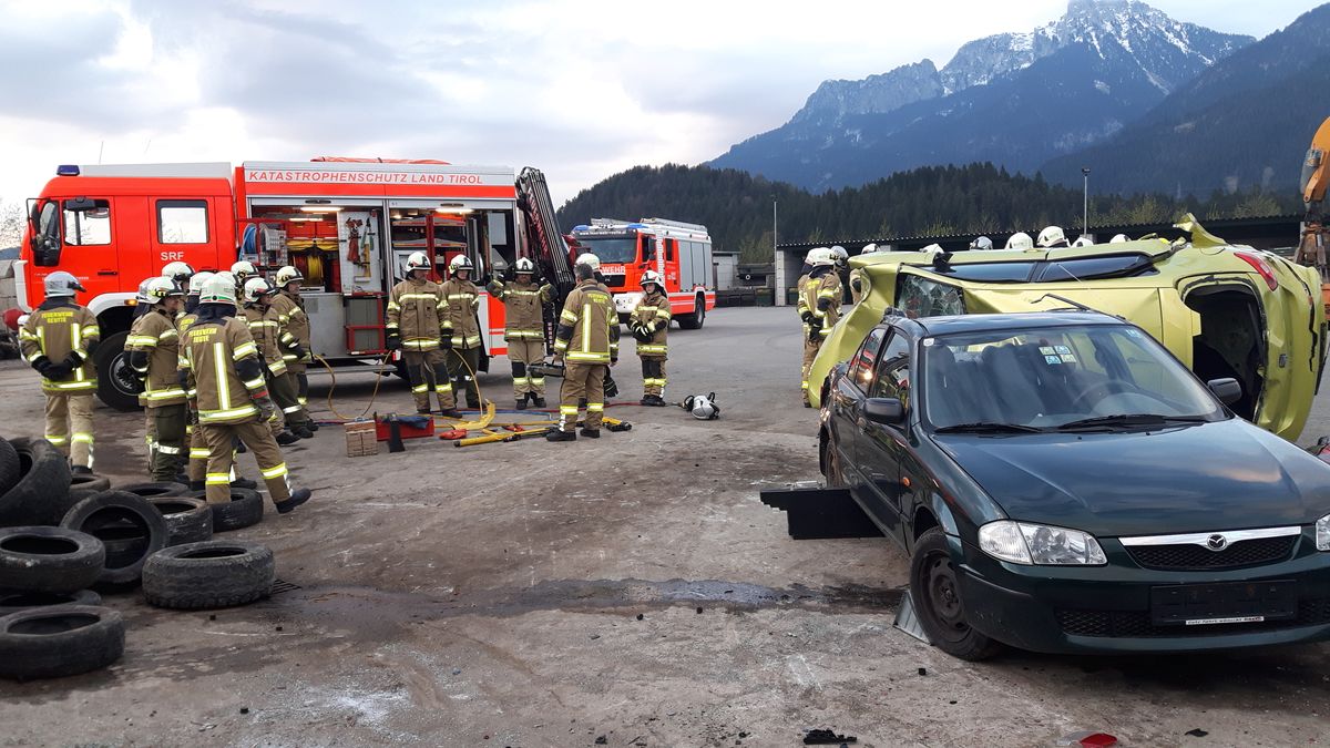 Übung - Hydraulische Rettungsgeräte / STAB-FAST